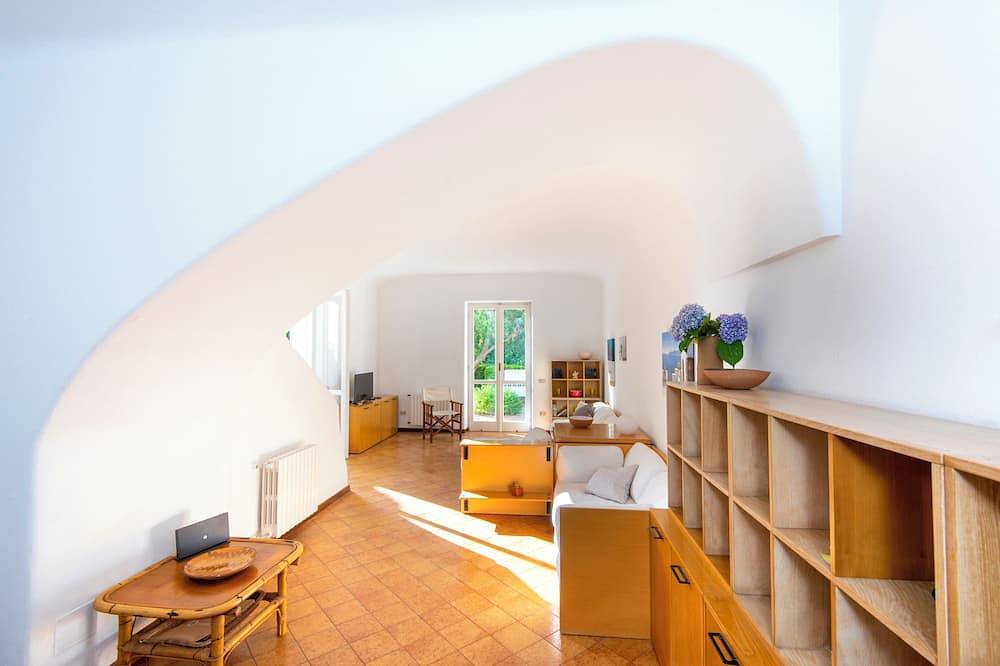 The Lauro Luxury Villa, garden, parking, in private area, close to the center in Spiaggia dei Pescatori (Ischia City), Ischia Stadt