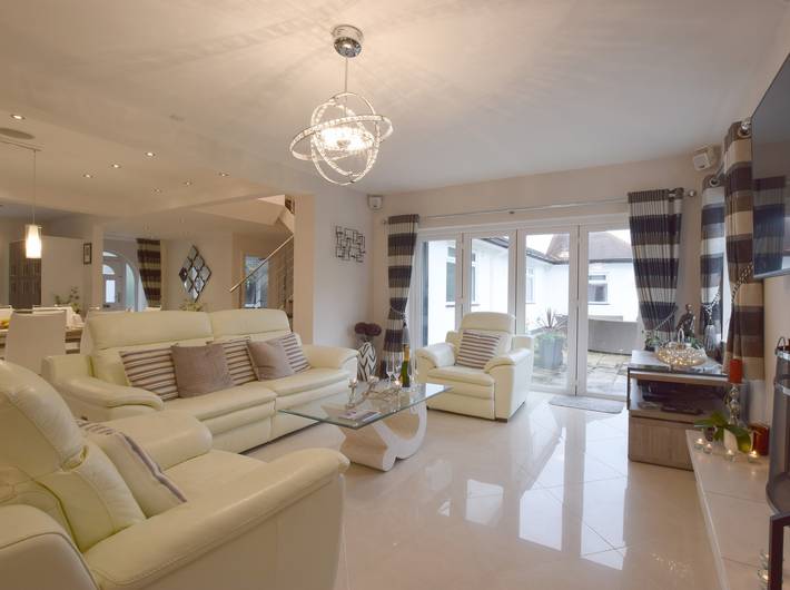 Gîte pour 10 personnes, avec piscine et jardin à Chester - 4