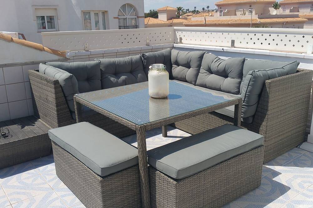 Entire apartment, 2 bed apt in Playa Flamenca, 400 mtrs to the beach, central location. in Playa Flamenca, Orihuela