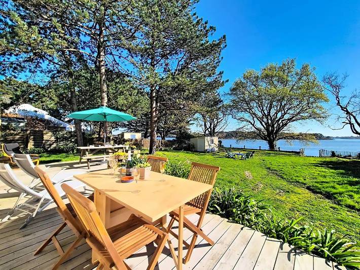 Location de vacances pour 6 personnes, avec vue et jardin à Sainte-Hélène (France)