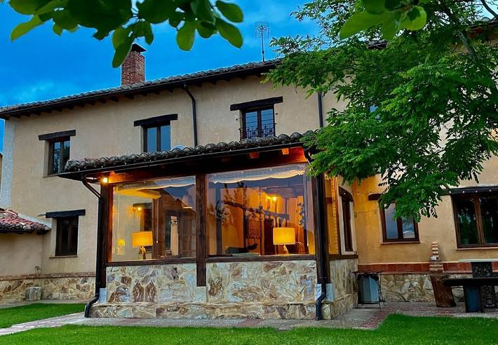 Casa rural para 11 personas, con jardín - 1