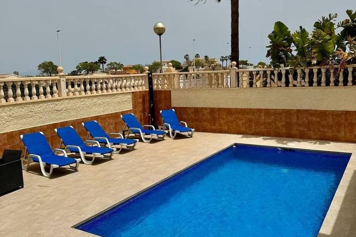 Chalet para 12 personas, con balcón en Gran Alacant