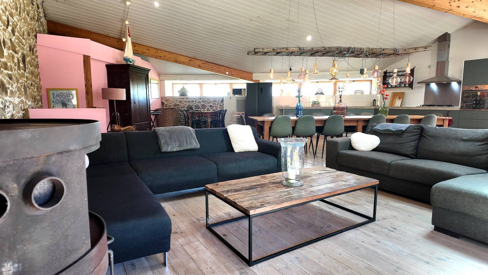 Vakantiehuis 'Domaine De Bellac - Le Triangle' met Privézwembad, Terras en Wi-Fi in Roussines, Regionaal Natuurpark van de Perigord-Limousin