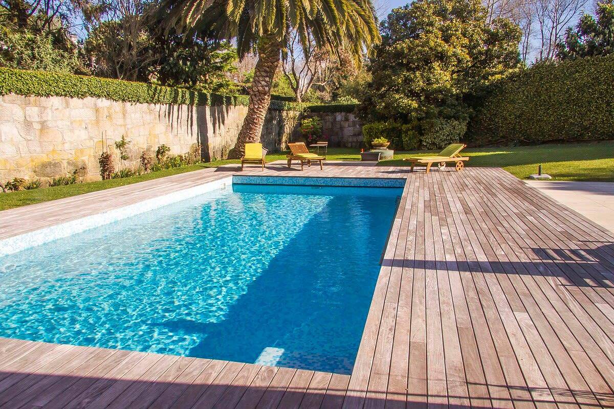 Ganze Wohnung, Ferienwohnung für 4 Personen mit Garten in Nevogilde, Porto