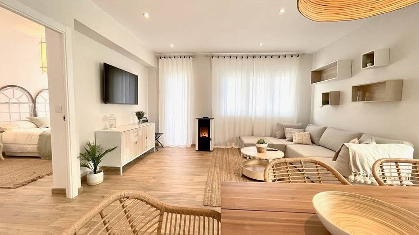 Apartamento de vacaciones para 6 personas, con jardín y vistas al mar - 1