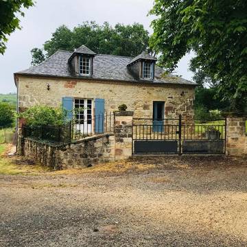 Gîte pour 6 personnes, avec jardin à Nailhac