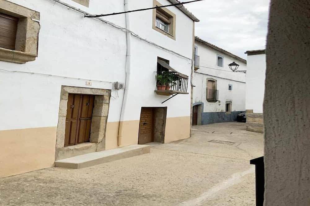 Casa en Villamiel con vistas a las montañas in Villamiel, Sierra de Gata