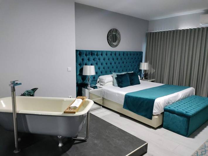 Hôtel pour 2 personnes, avec Terrasse ainsi que Jacuzzi et Vue à Vila de Rei