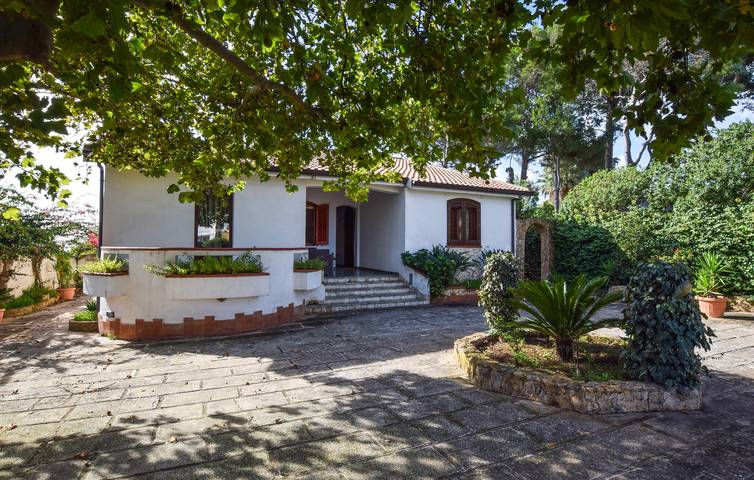 Casa vacanza per 7 persone, con giardino a Castelvetrano (Comune)