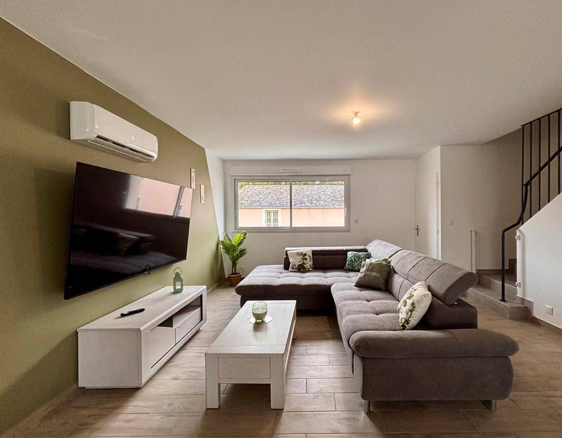 Three-Bedroom House in Clermont-Créans, Sarthe