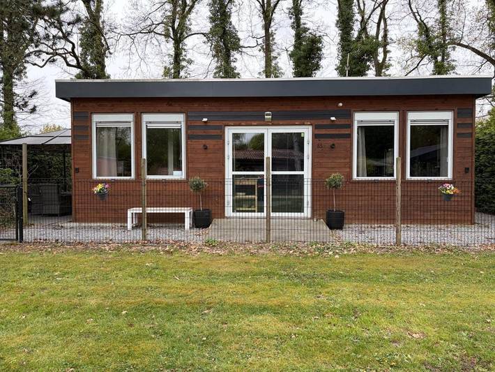 Camping voor 4 personen, with Terras and Tuin as well as Zwembad in Belgisch-Limburg