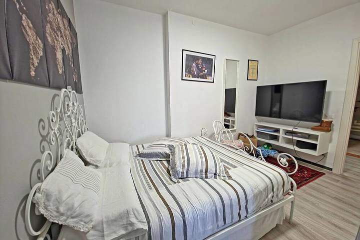 Entire apartment, Modern Villa Cinquale: 3Br, AC, Garden & Bikes in Cinquale, Montignoso