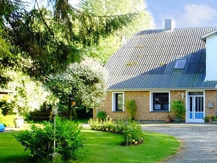 Ferienhaus für 6 Personen, mit Terrasse und Garten in Högel
