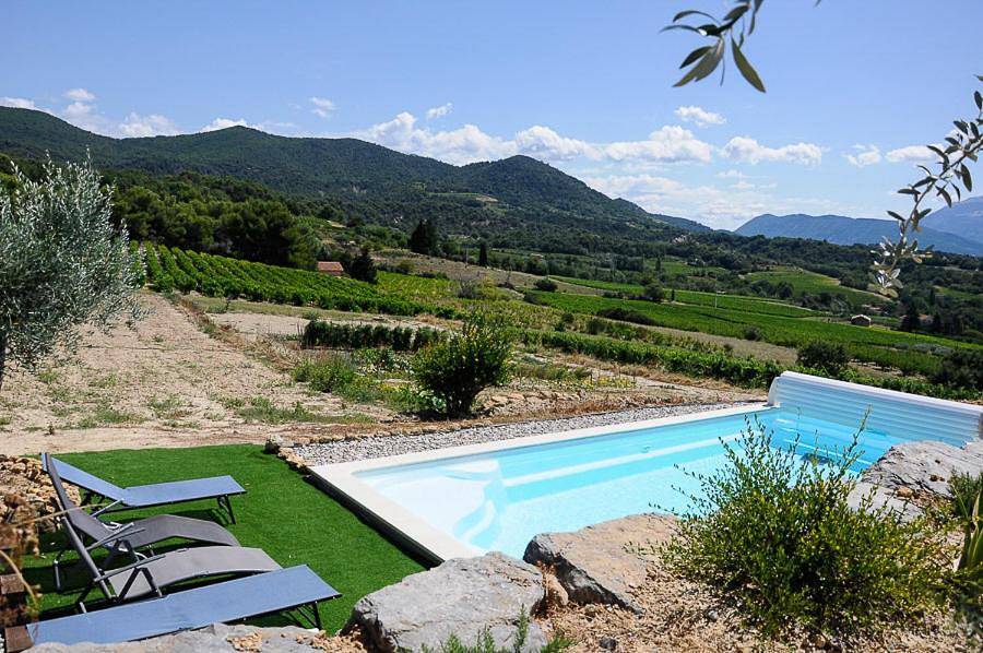Appartement entier, One-Bedroom Apartment in Puyméras, Parc naturel régional du Mont-Ventoux