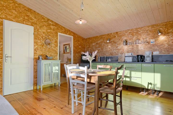 Holiday home 'Cabane de la Grande Ourse ' with mountain view and private garden in Banne, Cevennerna