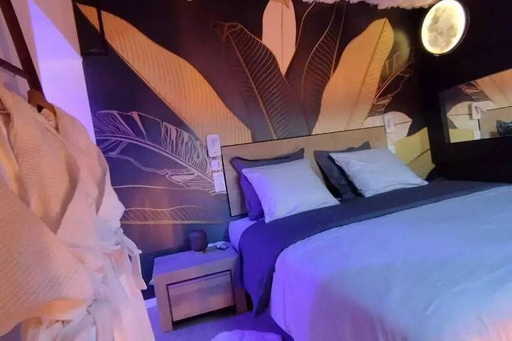 Location de vacances pour 2 personnes, avec terrasse ainsi que jacuzzi et jardin à Sainte-Croix-Grand-Tonne - 2