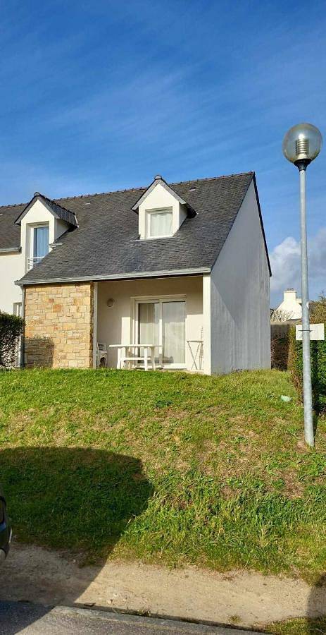 Parc de vacances pour 8 personnes, avec jardin ainsi que sauna et piscine