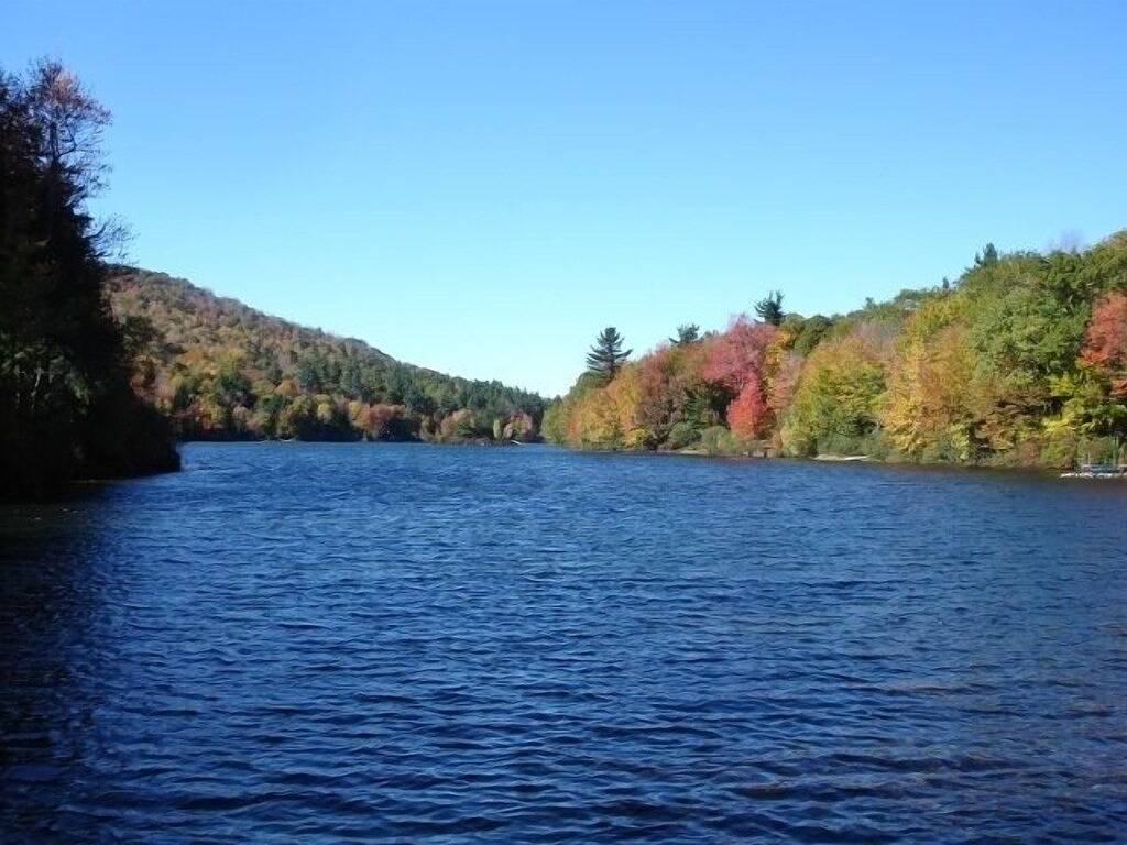 Waterfront Cottage, moderner Komfort in Newbury (NH), Lake Sunapee