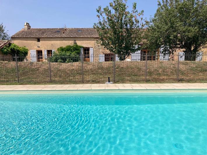 Location de vacances pour 5 personnes, avec Terrasse et Jardin ainsi que Piscine et Vue à Sainte-Croix (France)