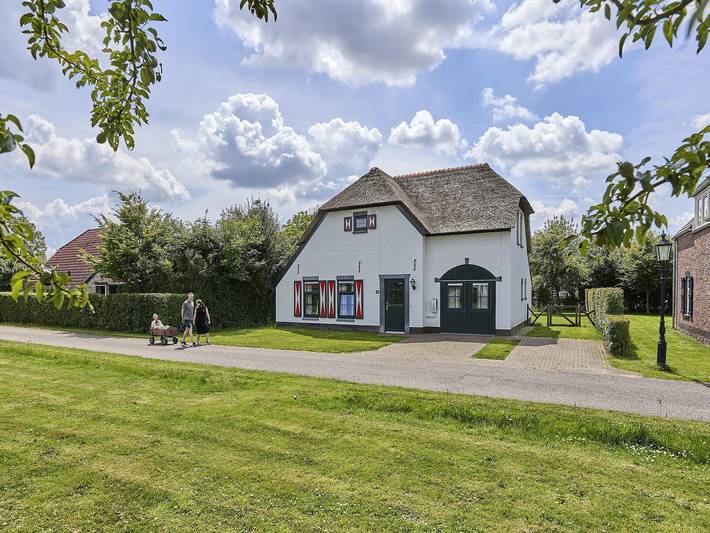 Villa for 13 personer, med pool i Holland