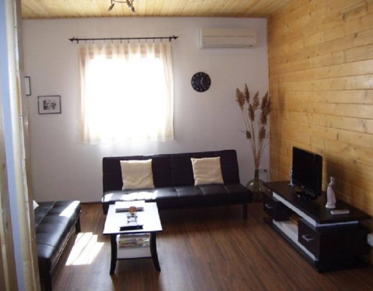 Apartamento entero, Apartamento 'Fuente Vilda' con terraza privada, jardín privado y aire acondicionado in Alcanadre (desambiguación), Provincia de La Rioja