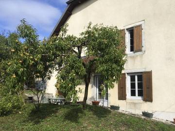 Gîte pour 5 personnes, avec vue et jardin dans Mesnay