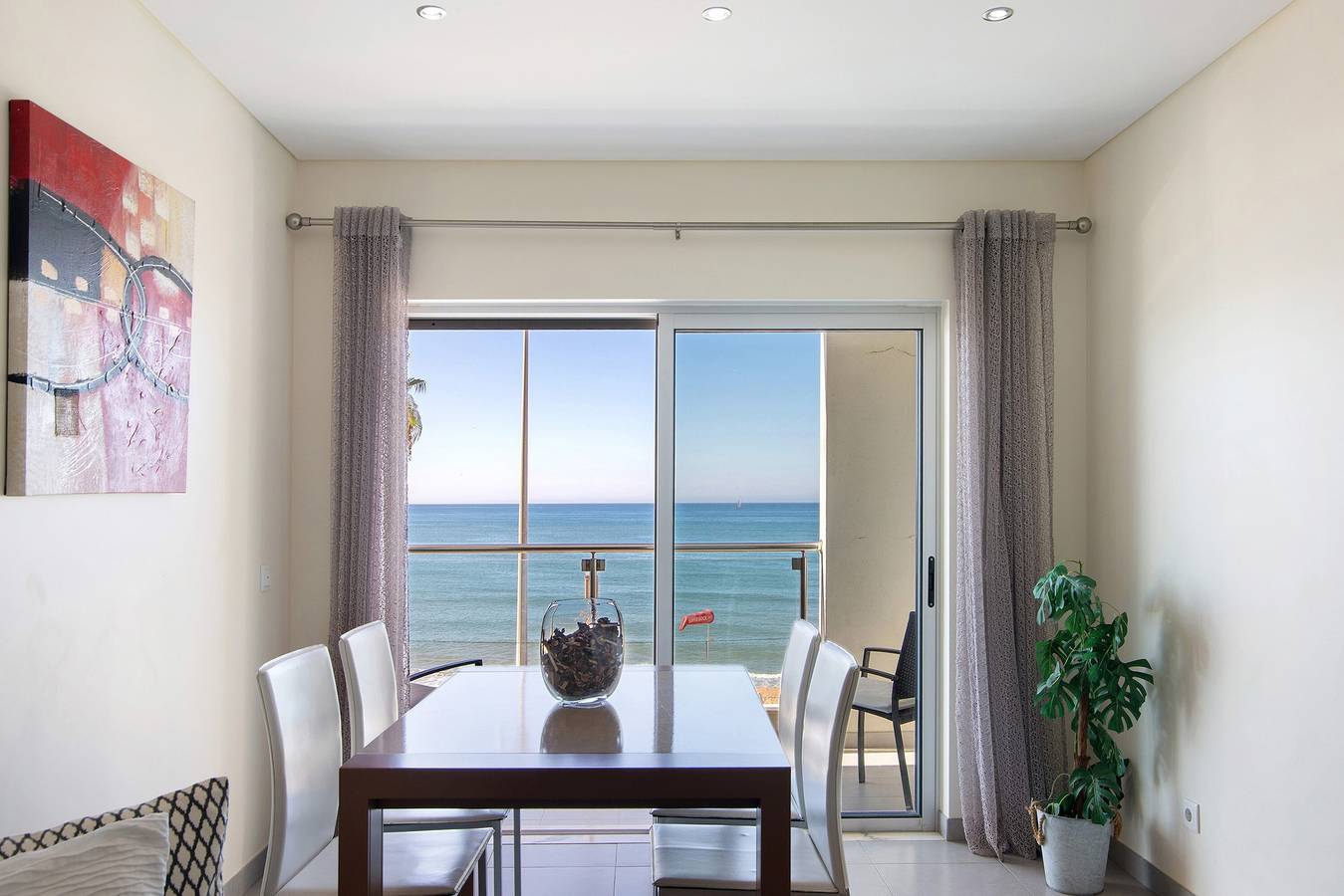 Entire apartment, Apartment 'Quarteira Modern Flat' with Sea View, Wi-Fi and Air Conditioning in Cavacos, Quarteira