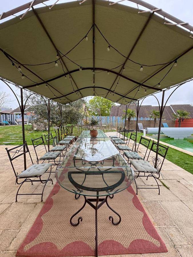 Location de vacances pour 10 personnes, avec piscine ainsi que jardin et jacuzzi, adapté aux familles à Roézé-sur-Sarthe - 3