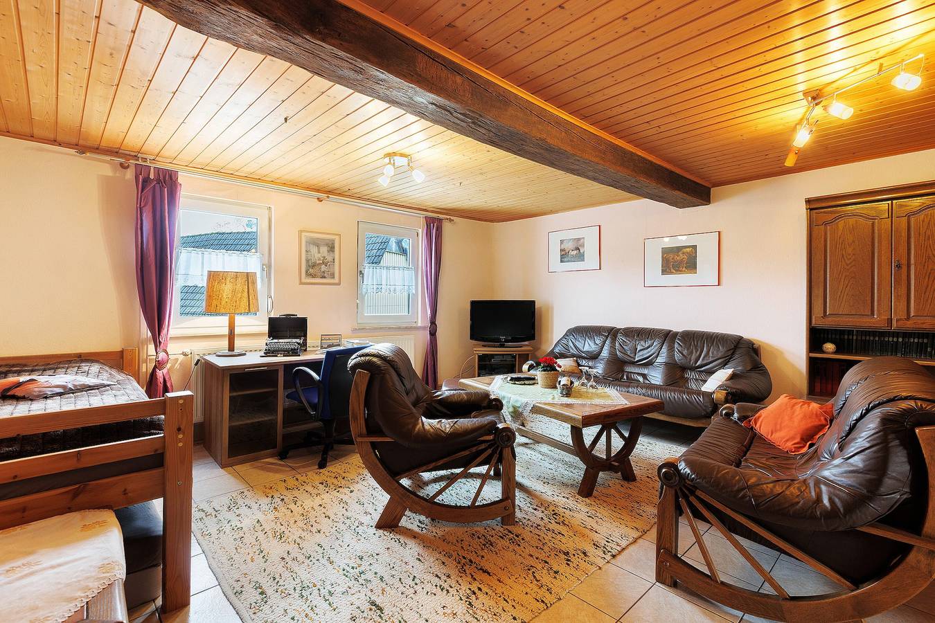 Ganze Wohnung, Ferienwohnung 'Scholz' mit Gemeinschaftsgarten und Wlan in Sinntal, Rhön-Hessen