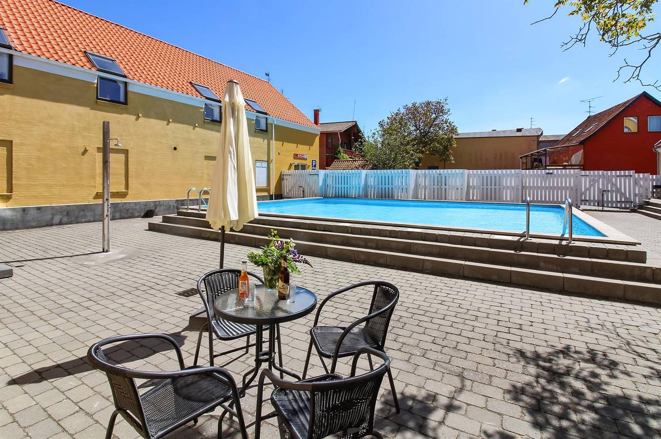Ganze Wohnung, Stunning apartment in Gudhjem w/ Wifi, 2 Bedrooms and Outdoor swimming pool in Gudhjem, Bornholm