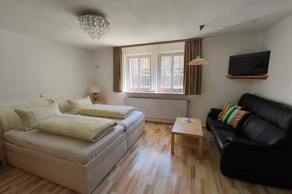 Ganze Wohnung, Großzügige Ferienwohnung (28 qm) für zwei Personen mit eigener Küche und kostenfreiem Wlan in Rothenburg ob der Tauber, Taubertal