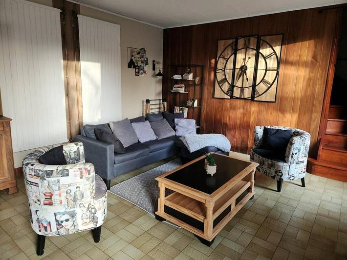 Location de vacances pour 6 personnes, avec piscine et terrasse à Saint-Étienne-de-Fontbellon