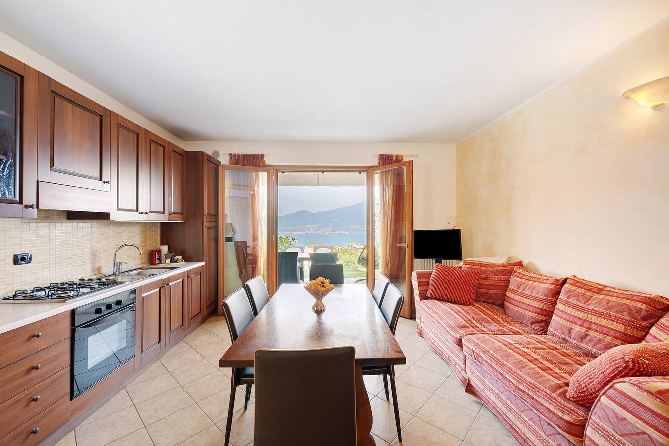 Cały apartament, Apartament wakacyjny dla 4 osób z widok na jezioro in Torri del Benaco, Góry Garda