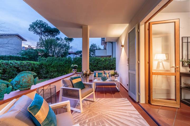 Regina Beach Villa, by the beach in Marina di Piet in Lido di Camaiore, Pietrasanta