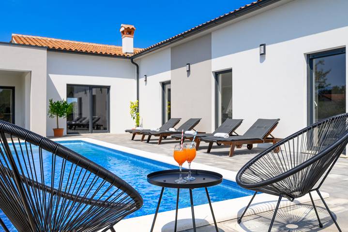 Villa pour 6 personnes, avec jardin ainsi que piscine et terrasse à Barban - 4