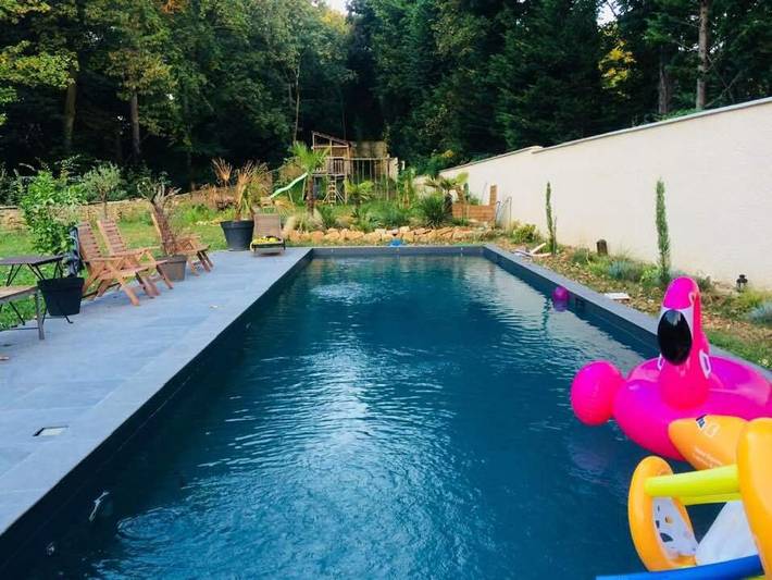 Gîte pour 2 personnes, avec piscine ainsi que terrasse et jardin à Saint-Cyr-au-Mont-d'Or