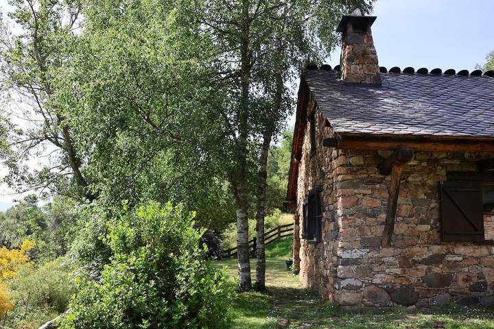 Casa rural para 4 personas, con Balcón y Terraza además de Jardín y Piscina en Villablino - 2