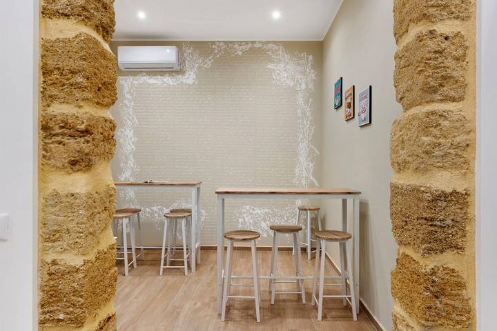 Room 'Stazione' with Balcony, Wi-Fi and Air Conditioning in Palermo, Palermo provins