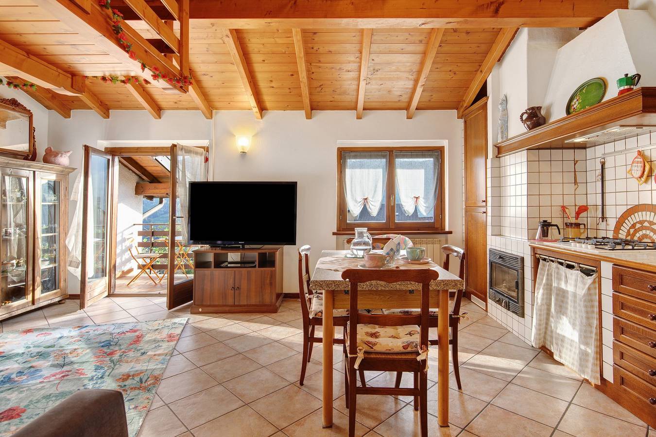 Ferienhaus 'Grace House' mit Bergblick, Gemeinschaftsterrasse und Wlan in San Fedele Intelvi, Centro Valle Intelvi