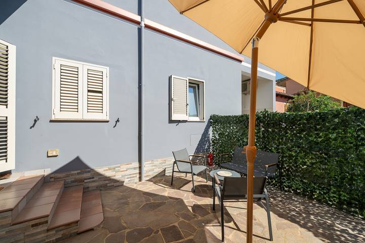 Ganze Wohnung, Apartment „Celina“ mit privatem Garten und Klimaanlage in Teulada, Cagliari Provinz