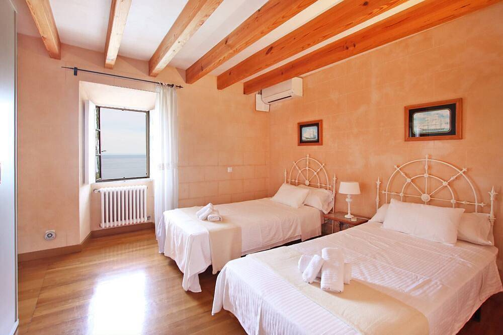 Villa Son Vives, impressive mansion with unbeatable panoramic sea views in Banyalbufar in Banyalbufar, Mallorca Westen