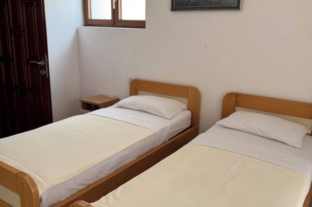 Apartamento entero, Beautiful 1-bedroom apartment with Ac in welcoming Budva in Budva, Municipio de Budva