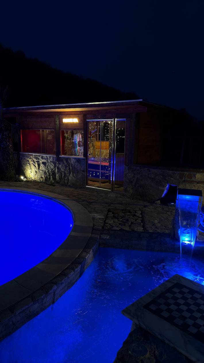 Ferienhaus für 13 Personen, mit Balkon und Whirlpool sowie Garten und Sauna in Kampanien - 4