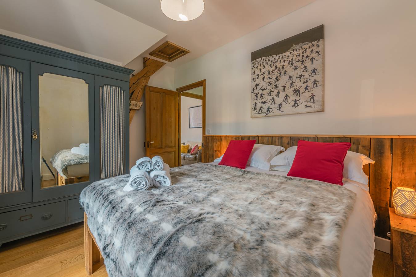Chalet Whitmoore Argentière - Walk to Grands Montets Sleeps 7 in Argentière, Chamonix-Mont-Blanc