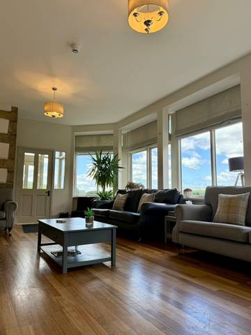 Holiday Rental for 28 People in Cumbria, North West England, Photo 4