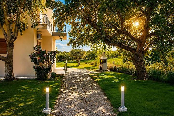 Charming 1 triple-bedroom  in quaint Georgioupoli with AC in Georgioupoli, Chania und Umgebung