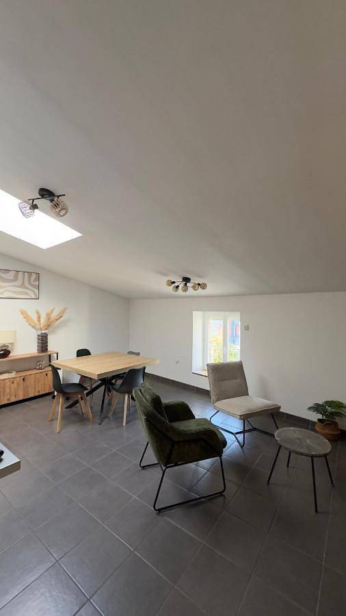 Gîte pour 4 personnes à Lagnieu - 2