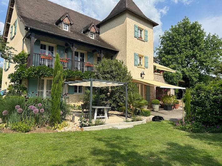 Gîte pour 5 personnes, avec piscine, adapté aux familles à Bétaille