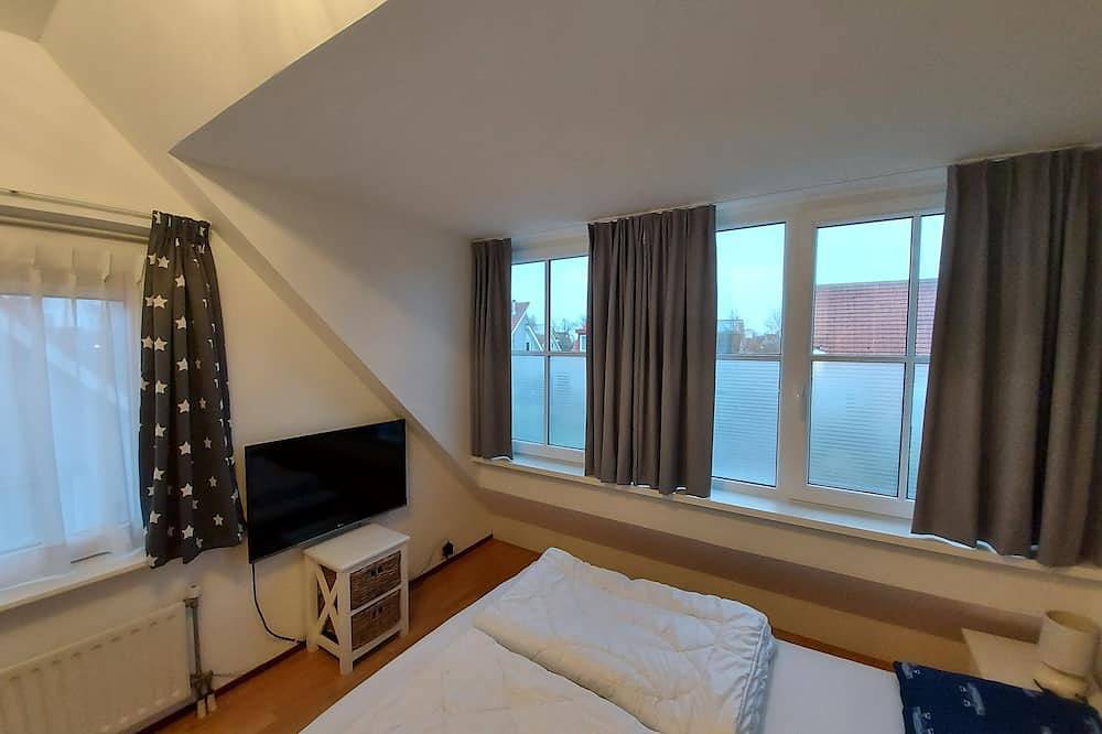 Neu saniertes gr. Ferienhaus 110qm Wfl., gr .Garten Zeeland am Meer mit Hund in Scharendijke, Zeeuwse Kust
