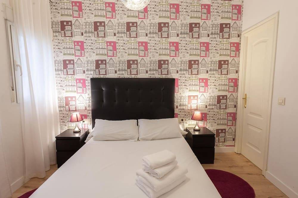 Entire apartment, Modern and huge flat in Sol in Centro (Madrid), Madrid